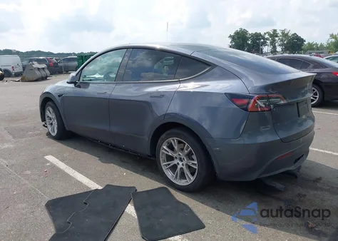 2023 Tesla Model Y z USA, uszkodzony, nr VIN 7SAYGDEE9PF829917